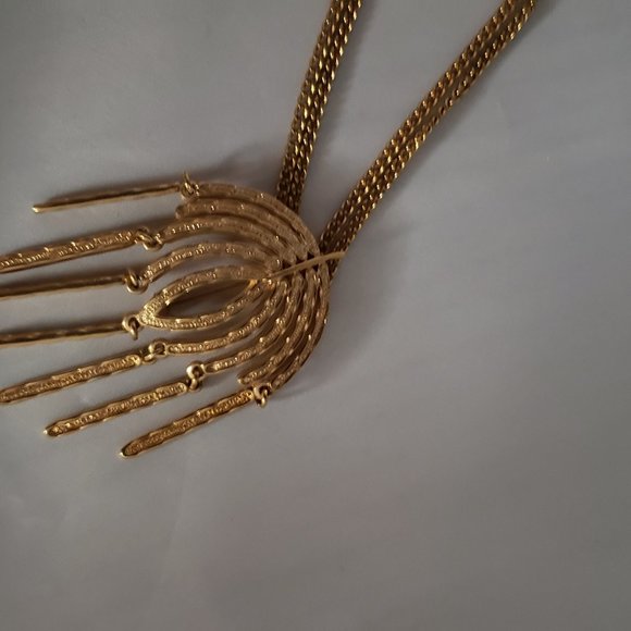 Sarah Coventry Gold Necklace Doubling as Brooch - Picture 7 of 8